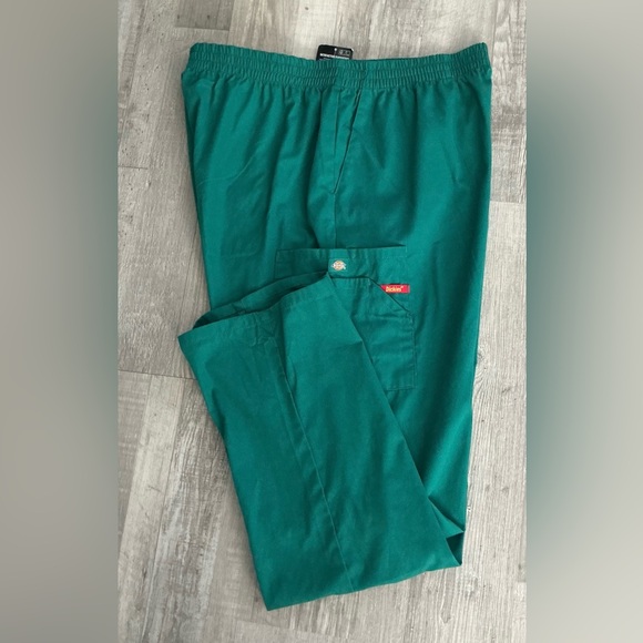 Dickies Pants - Dickies EDS Signature Cargo Scrub Pants🇺🇸
